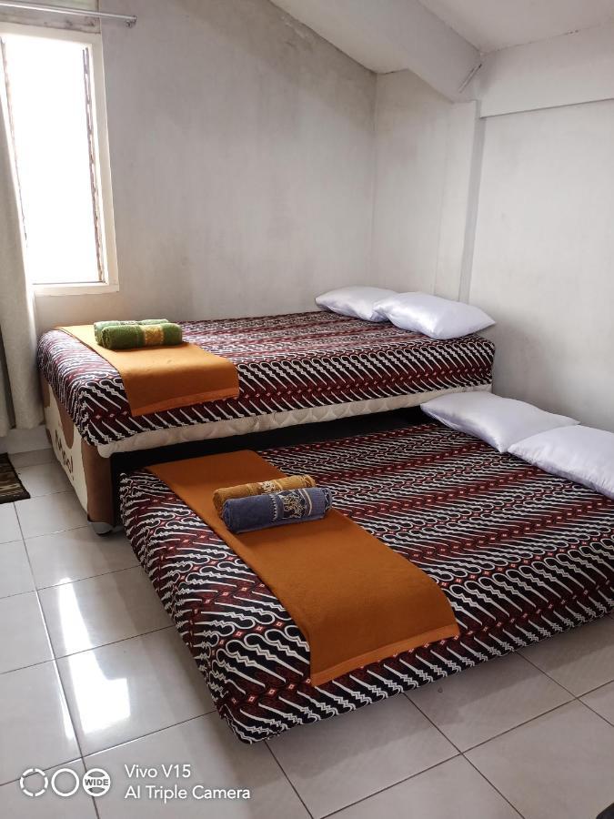Losmen Fadel Malioboro Jogja Yogyakarta Exterior photo