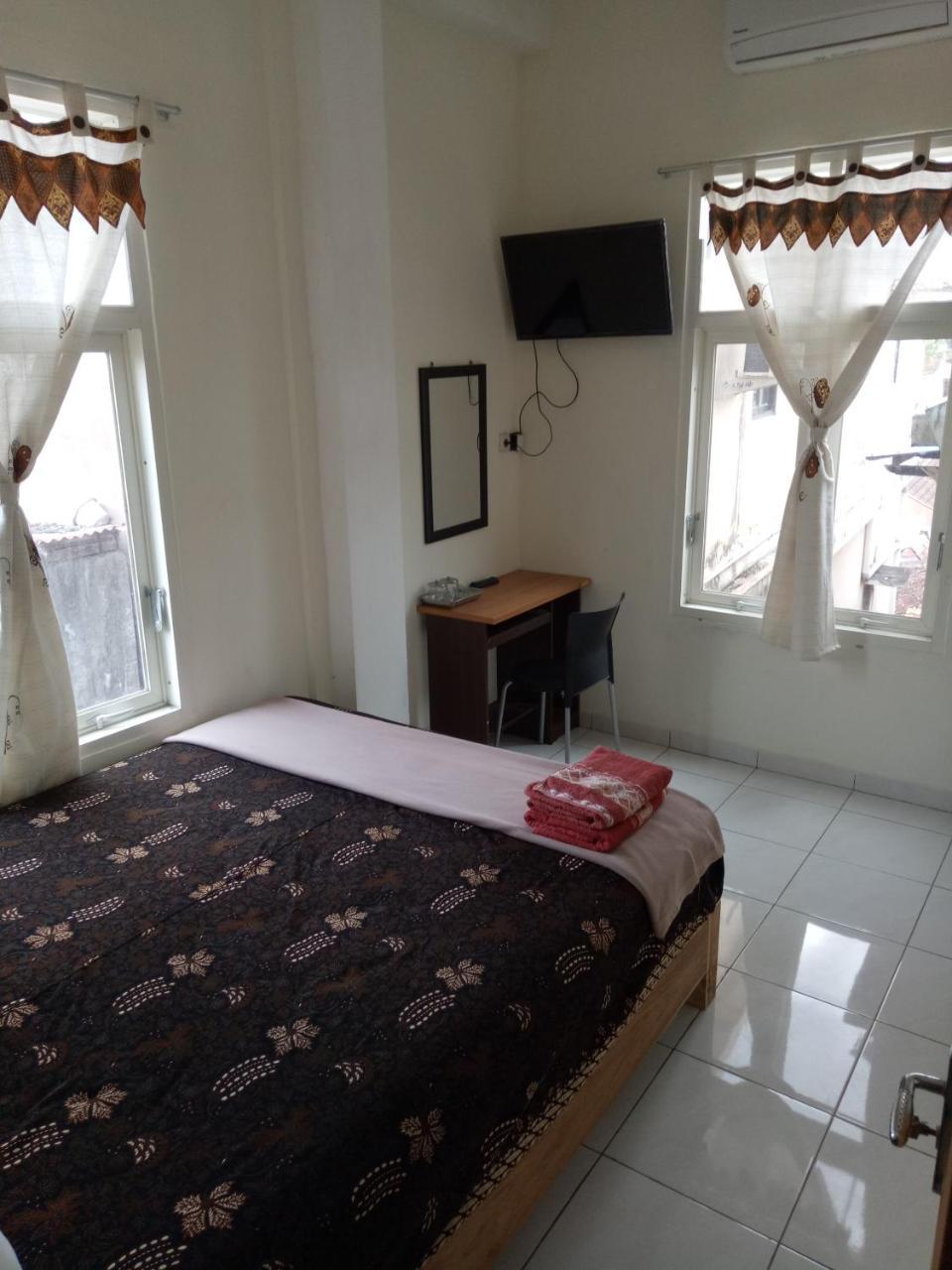 Losmen Fadel Malioboro Jogja Yogyakarta Exterior photo